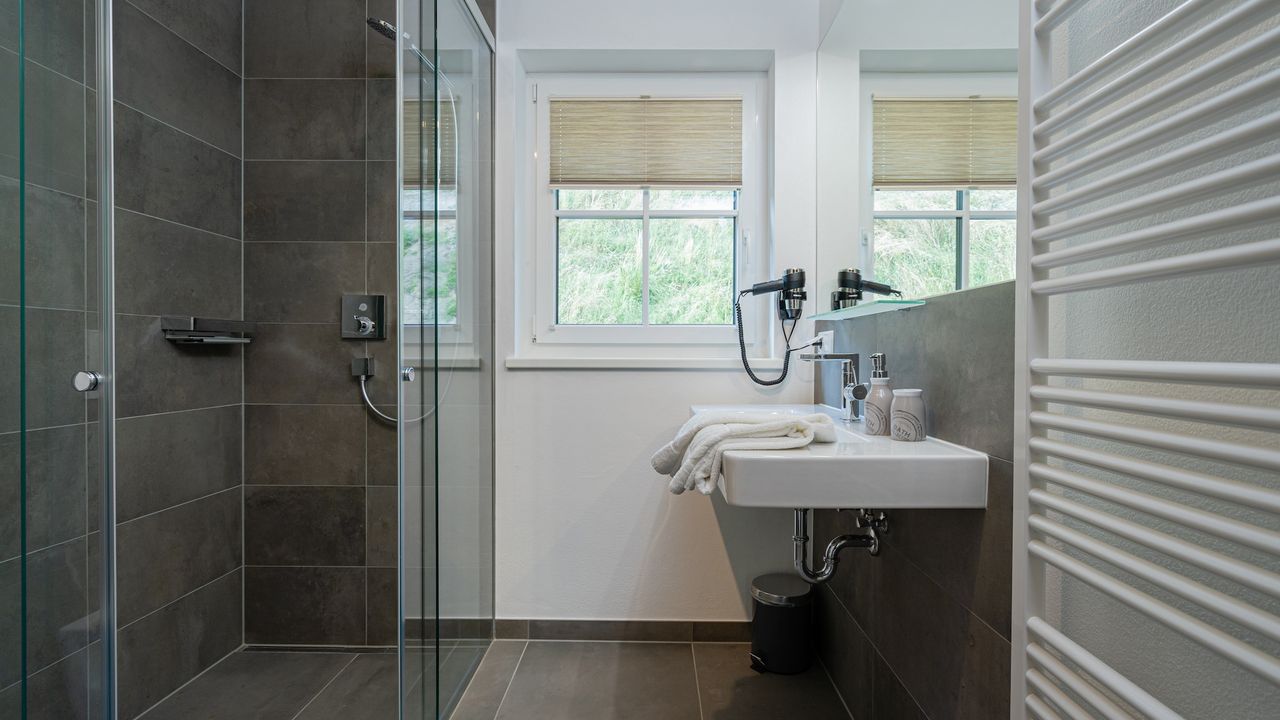 BathRoom BathRoom